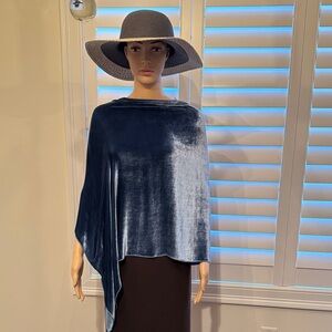 Chic Velvet Poncho in Deep Blue